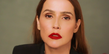 Deborah Secco investe em mansão nos Estados Unidos