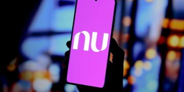 Nubank invade o mercado de telefonia! Conheça o NuCel e revolucione seu plano celular!