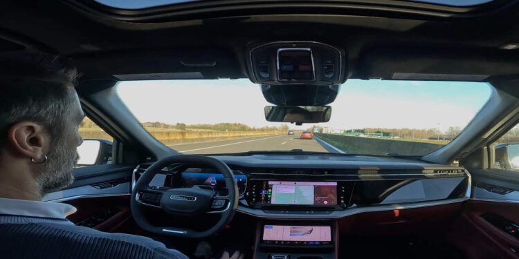 Tesla que se cuide! Stellantis apresenta nova proposta de condução autônoma