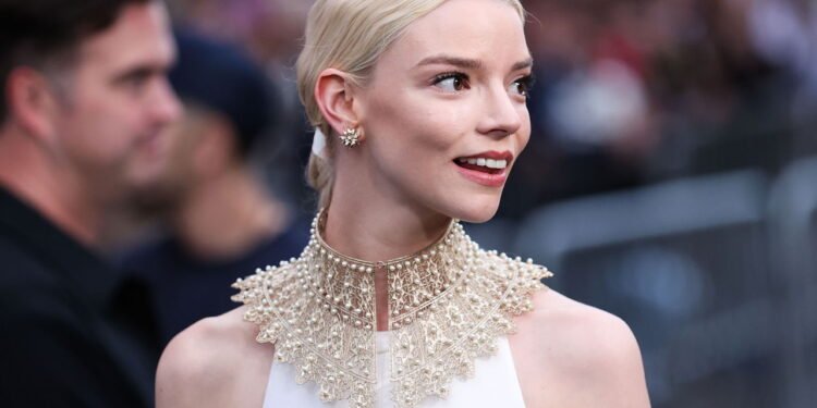 Saiba como Anya Taylor-Joy saiu do anonimato para se tornar uma das atrizes mais requisitadas
