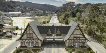 Refúgio europeu na serra revela gastronomia, cultura e vistas de tirar o fôlego