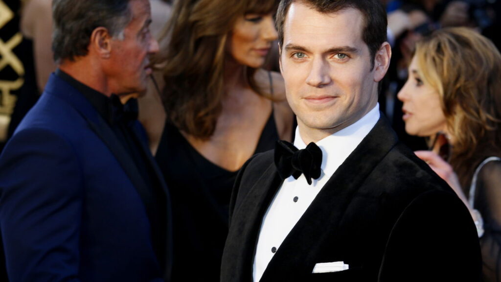 Henry Cavill choca fãs com novo projeto após saída de The Witcher