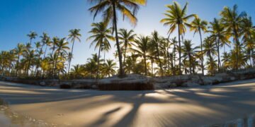 Cidade da Bahia é conhecida por ter uma das melhores praias do Brasil