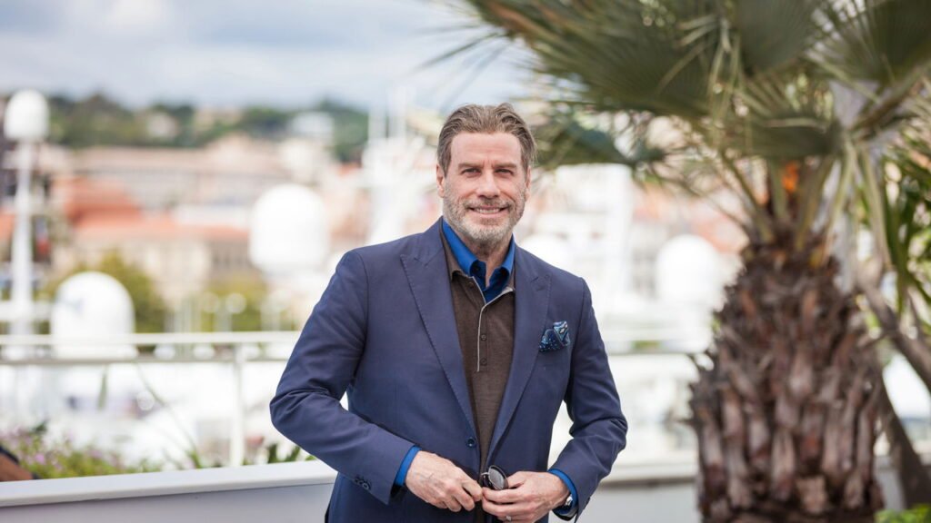 Ele dominou as pistas de dança e virou um ícone do cinema! Sabe quem é?