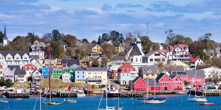 Cidade do interior encanta turistas do mundo inteiro com cultura alemã