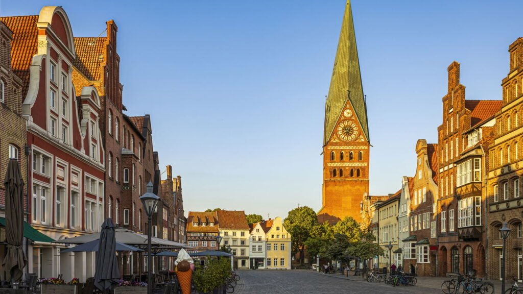 Cidade do interior encanta turistas do mundo inteiro com cultura alemã