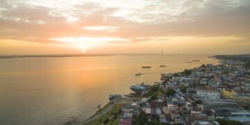 Curiosidades sobre a cidade que foi construída sobre as águas do Rio Negro