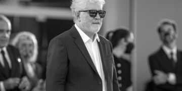 Conheça agora o outro lado da vida de Almodóvar