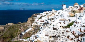 O destino mais charmoso da Grécia guarda mistérios que poucos conhecem