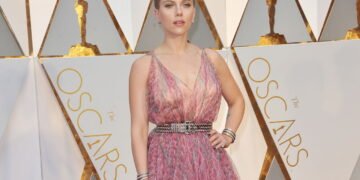 Scarlett Johansson conheça a fortuna e seu novo projeto nos cinemas