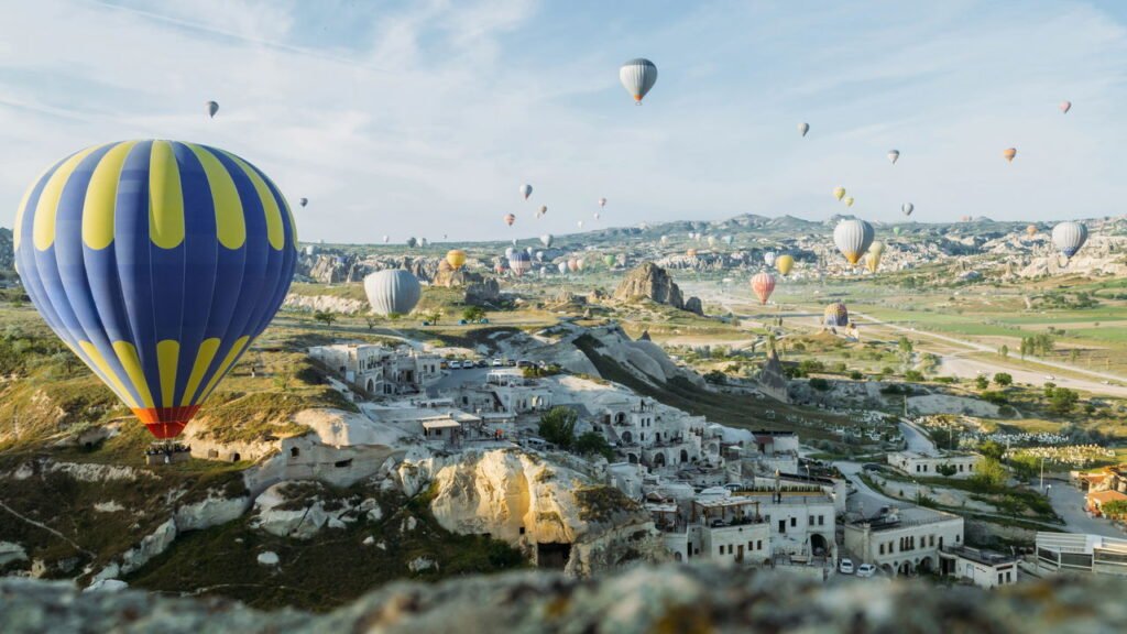 Fuja do óbvio! Conheça os destinos mais incríveis para 2025