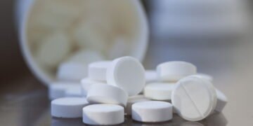 O efeito chocante da aspirina nos cabelos que poucos conhecem