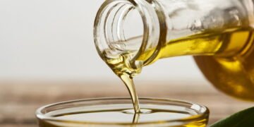 Nova tecnologia detecta adulterações em azeite de oliva com precisão de 99,2%