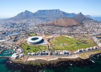 O segredo por trás da cidade onde os oceanos se encontram!
