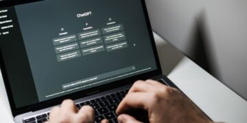 ChatGPT no WhatsApp agora interpreta áudios e imagens
