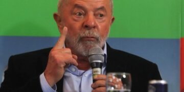 Trabalho aos domingos e feriados: novas regras trazem boas notícias para milhões de trabalhadores!