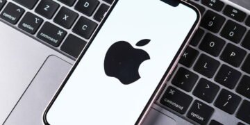 Apple lança atualização urgente para corrigir vulnerabilidade grave no iOS