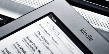 Kindle Scribe recebe atualização com IA para aprimorar caligrafia