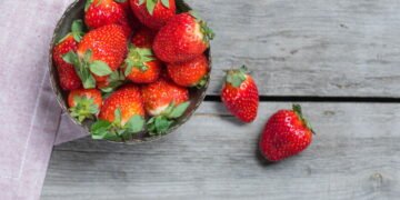 Aprenda a produzir morangos orgânicos e sem agrotóxicos em casa