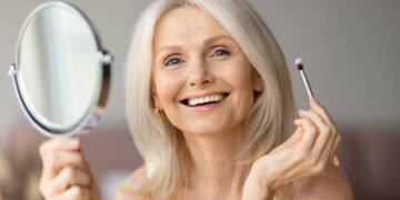 Alimentação e estilo de vida para manter a pele saudável na menopausa