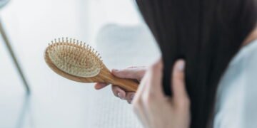 Como prevenir e tratar a queda de cabelo no dia a dia
