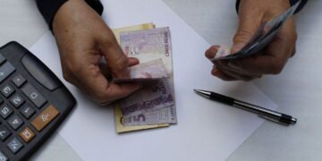 Aposentados e pensionistas podem ter acesso ao 13º salário já em abril; confira