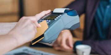 Vai emprestar seu cartão de crédito? Receita Federal aumenta fiscalização e expõe riscos