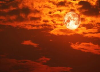 Eclipse lunar em 2025 promete cenas surpreendentes com a famosa Lua de Sangue