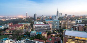 A cidade africana que surpreende com safáris urbanos e arranha-céus