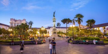 A charmosa capital equatoriana que combina história e modernidade