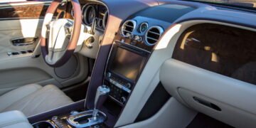 Conheça os carros de luxo que são o auge da exclusividade e da inovação