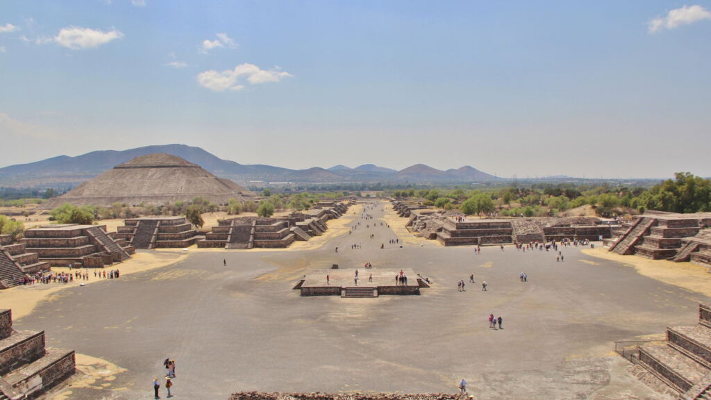 A inusitada descoberta sob as ruínas da cidade de Teotihuacan em 2025