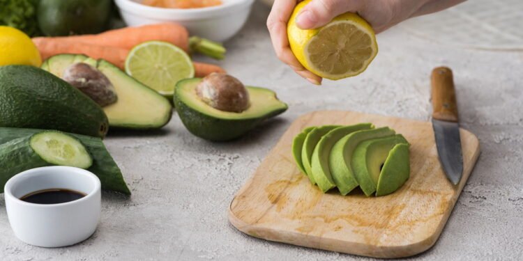 O segredo para plantar abacates frescos e nutritivos em casa