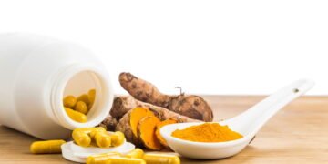 O jeito mais fácil de cultivar açafrão-da-terra em casa