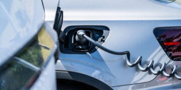 O que a queda da Fisker ensina sobre investir em veículos elétricos