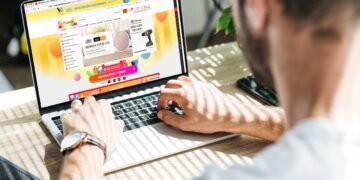 Comprei um sapato pela internet. Posso devolver mesmo depois de experimentar?