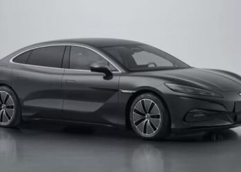 BYD registra 2 carros de luxo no Brasil após rival chinesa intensificar concorrência