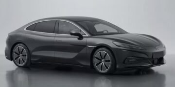 BYD registra 2 carros de luxo no Brasil após rival chinesa intensificar concorrência