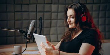 IA na dublagem de filmes gera críticas e levanta debates sobre futuro da tecnologia