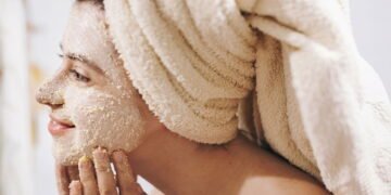 Esfoliar ou não esfoliar? Saiba quando e como esfoliar sua pele sem causar danos ou irritações