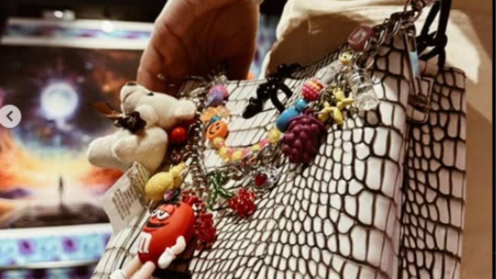 Conheça a tendência de personalizar bolsas e deixar mais divertidas