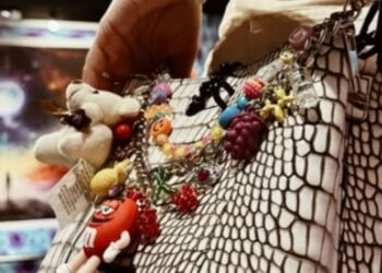 Conheça a tendência de personalizar bolsas e deixar mais divertidas