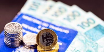 Trabalhadores com carteira assinada podem ganhar R$ 607 mensais adicionais; veja como