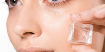 Usar gelo no rosto é o segredo para quem quer melhorar a pele? Descubra