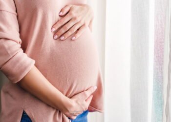 O perigo invisível da cafeína na gravidez que preocupa médicos