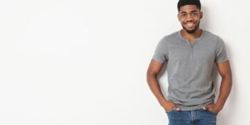 Aprenda a cuidar dos cabelos cacheados masculinos e evitar o ressecamento