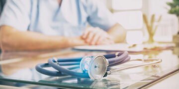 A crise de saúde em Minas Gerais, aumento de dengue e Covid-19 exige atenção imediata