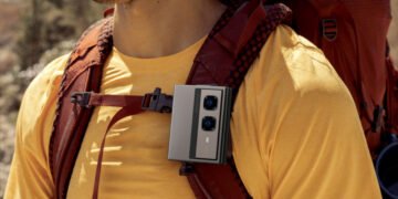 Celular dobrável triplo da Infinix surpreende com design em Z