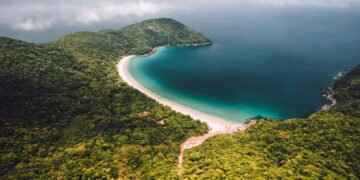 Este local escondido tem uma das praias mais lindas do Brasil