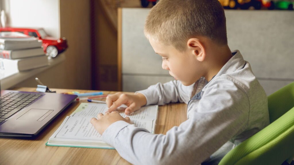 Apple introduz novas ferramentas para segurança infantil na internet